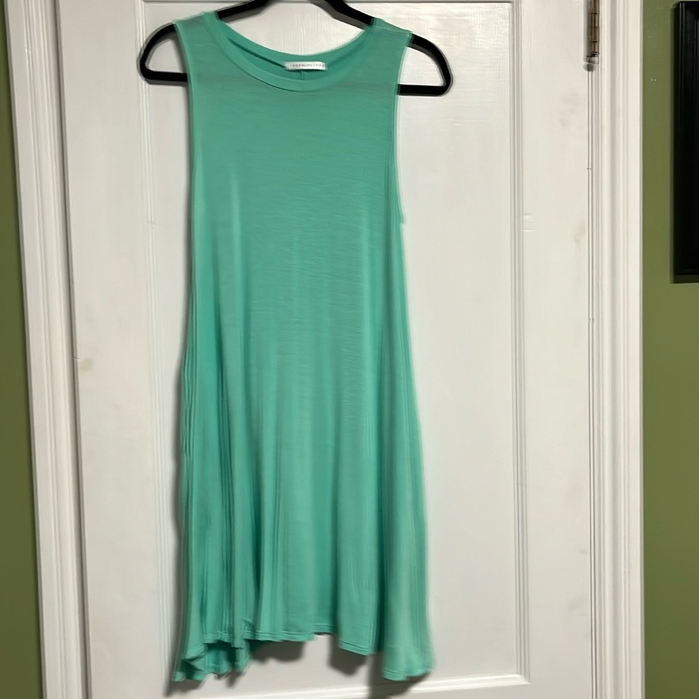 2 small sundresses with pockets - Picture 2 of 6